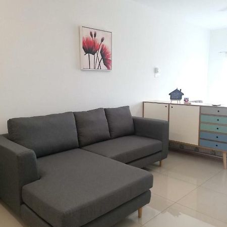 2 Carpark Gep 5 Star Hotel Bed & Sofa Studio Seri Kembangan Ngoại thất bức ảnh