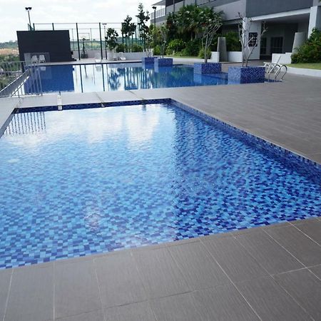 2 Carpark Gep 5 Star Hotel Bed & Sofa Studio Seri Kembangan Ngoại thất bức ảnh