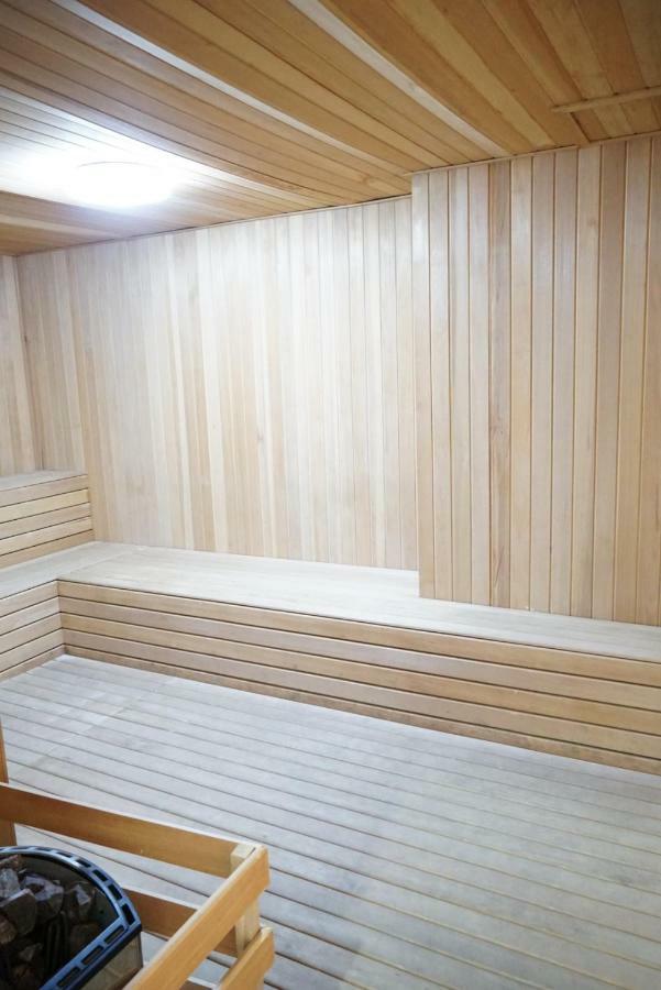2 Carpark Gep 5 Star Hotel Bed & Sofa Studio Seri Kembangan Ngoại thất bức ảnh
