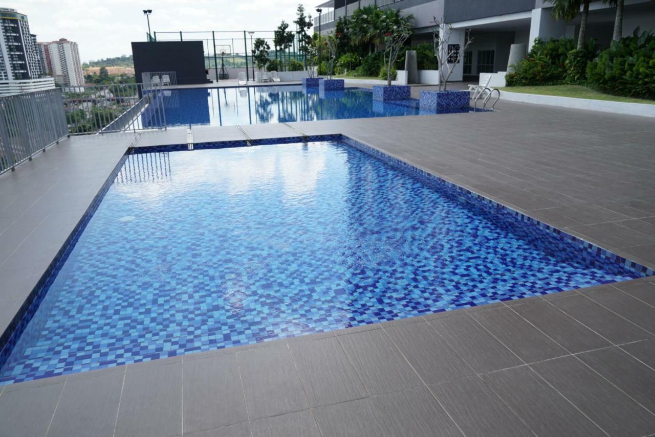 2 Carpark Gep 5 Star Hotel Bed & Sofa Studio Seri Kembangan Ngoại thất bức ảnh