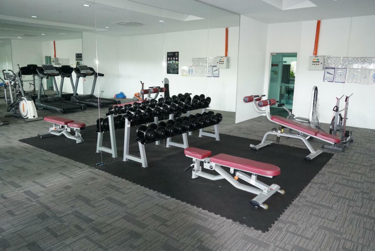 2 Carpark Gep 5 Star Hotel Bed & Sofa Studio Seri Kembangan Ngoại thất bức ảnh
